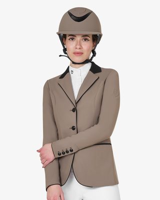 Women's three-button competition jacket