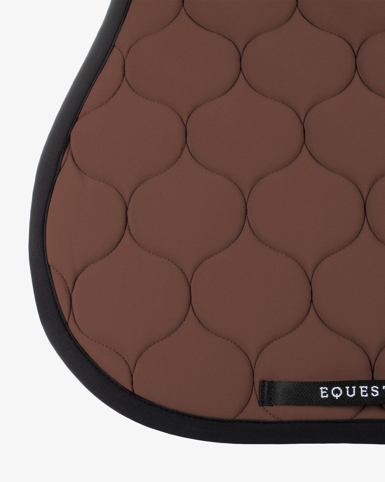 Jumping saddle pad with onion quilting