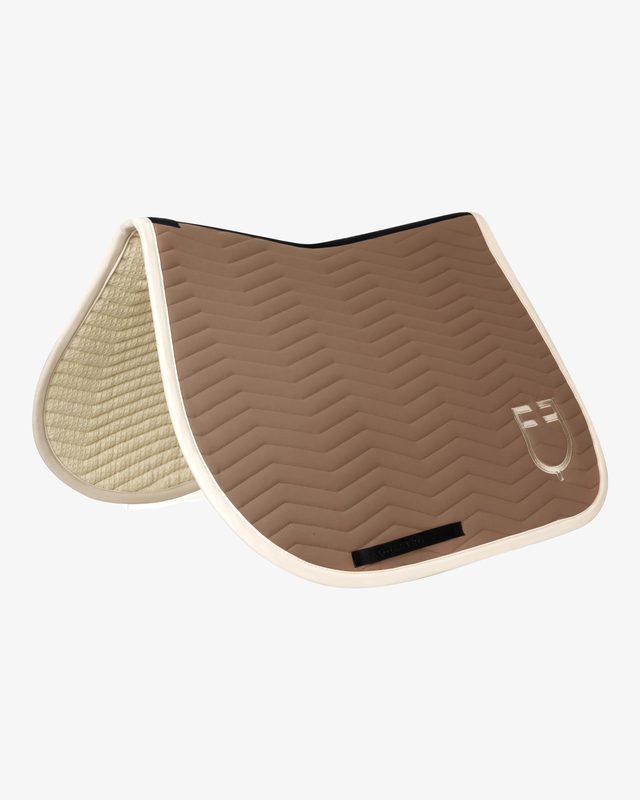 Wave Quilting jumping saddle pad in technical fabric