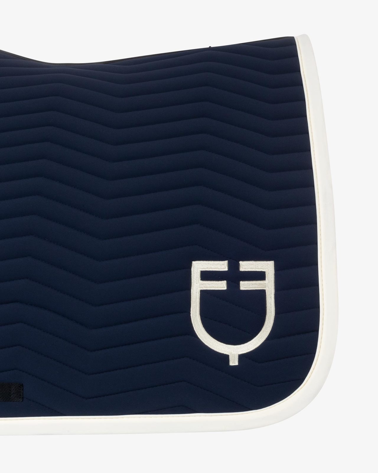 Wave Quilting jumping saddle pad in technical fabric