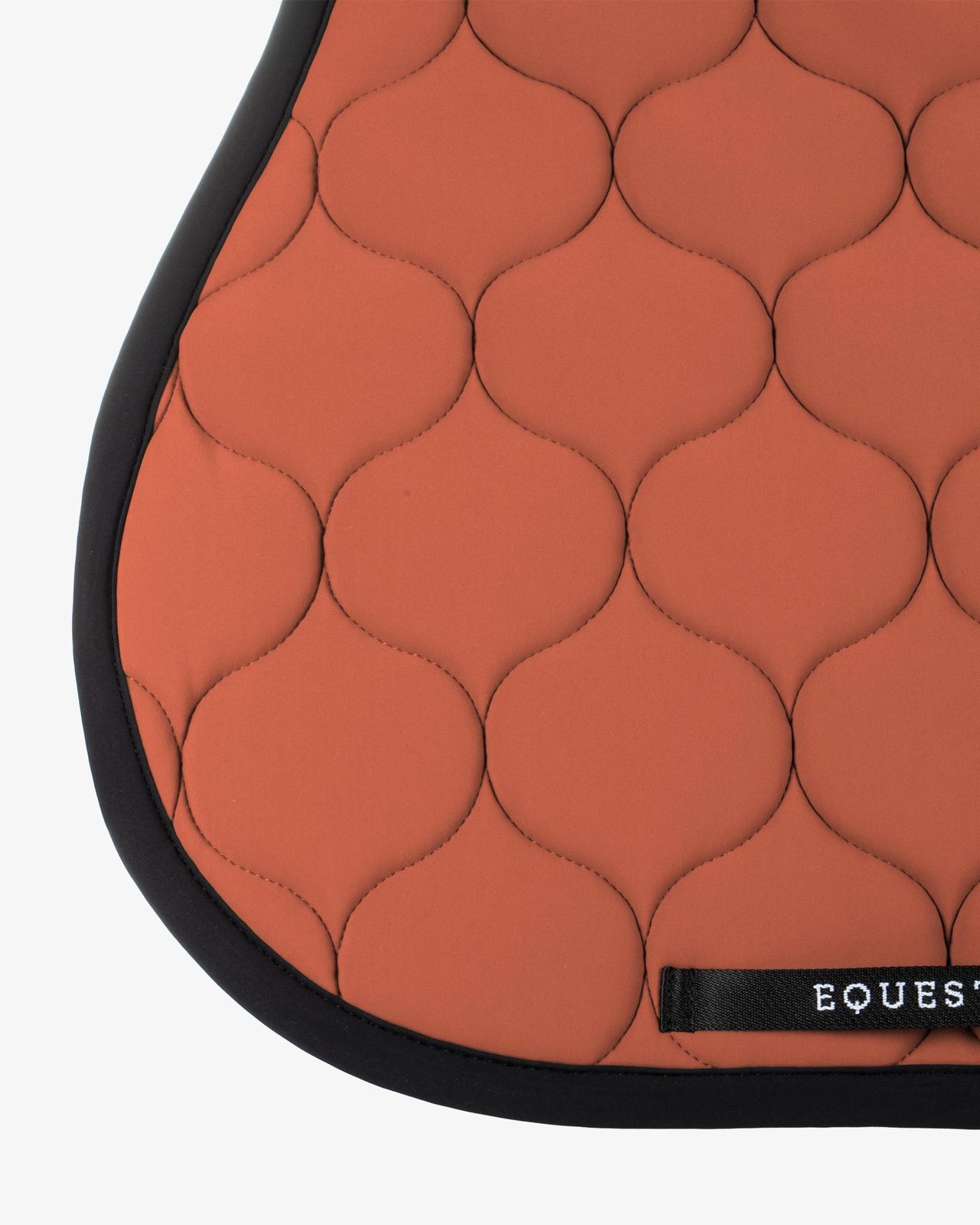 Jumping saddle pad with onion quilting