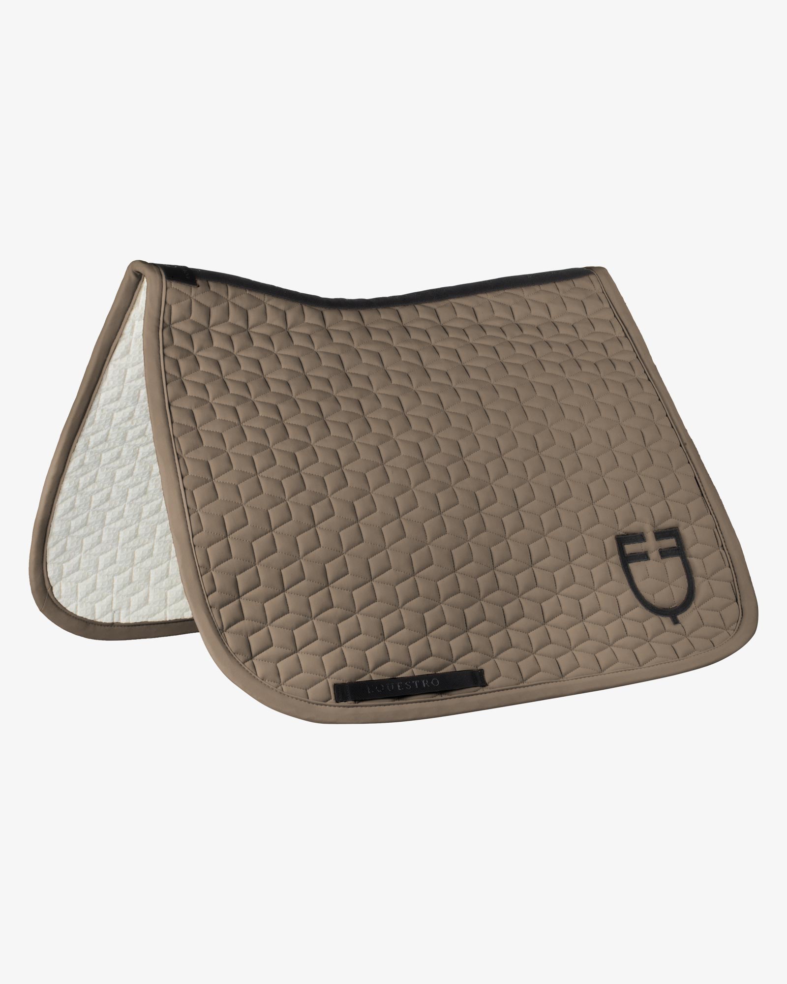 Dressage saddle pad with cube quilting