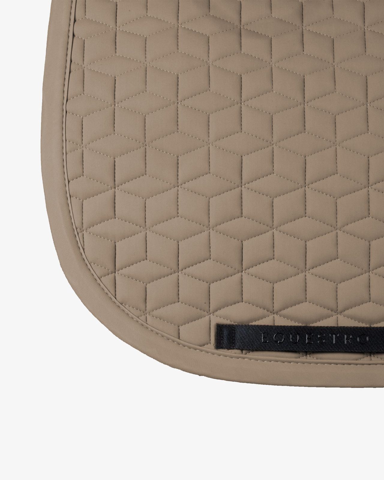 Dressage saddle pad with cube quilting