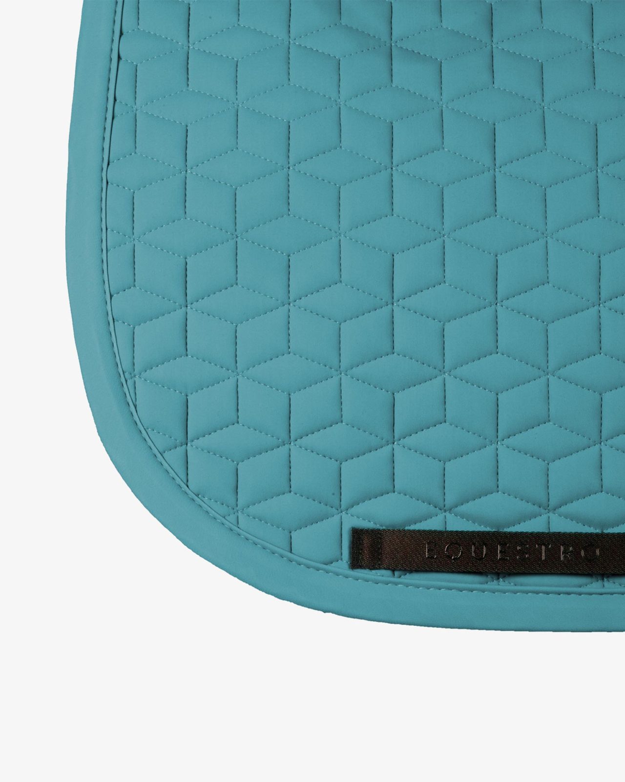 Dressage saddle pad with cube quilting
