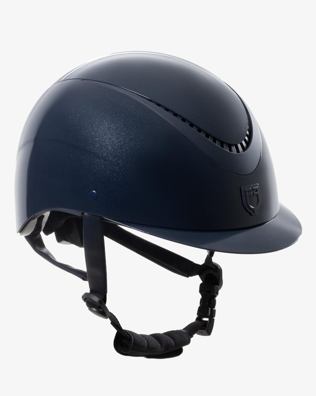 Cap lucido cinturino ecopelle e visiera stretta omologazione EN 1384-2023