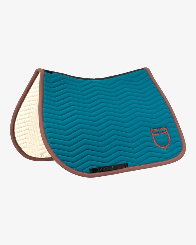 Wave Quilting jumping saddle pad in technical fabric