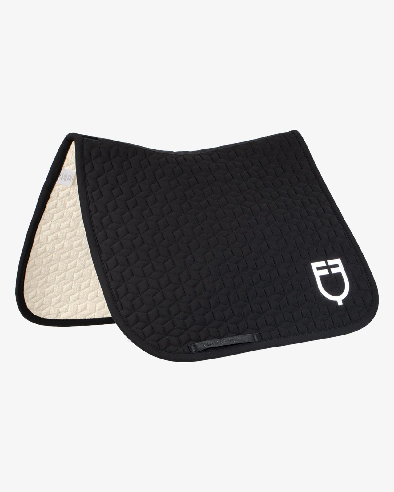 Dressage saddle pad with cube quilting