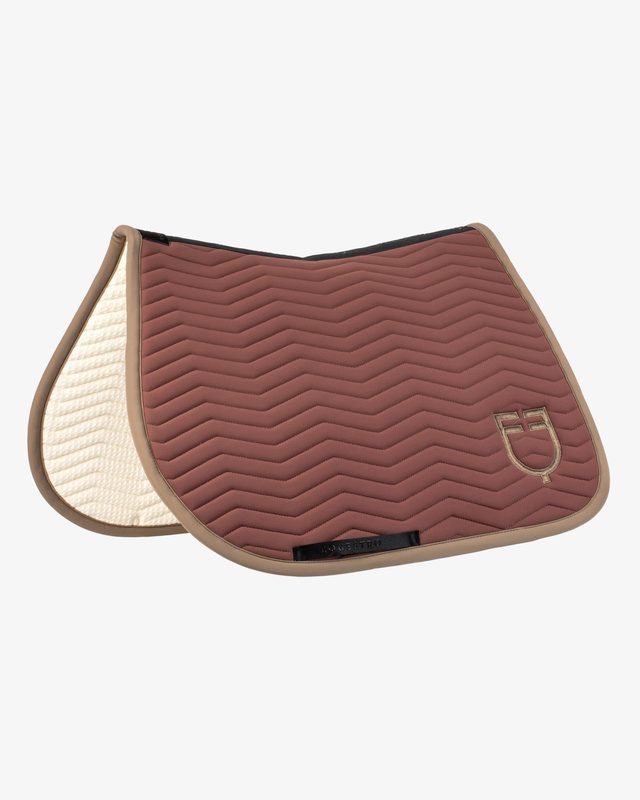Wave Quilting jumping saddle pad in technical fabric