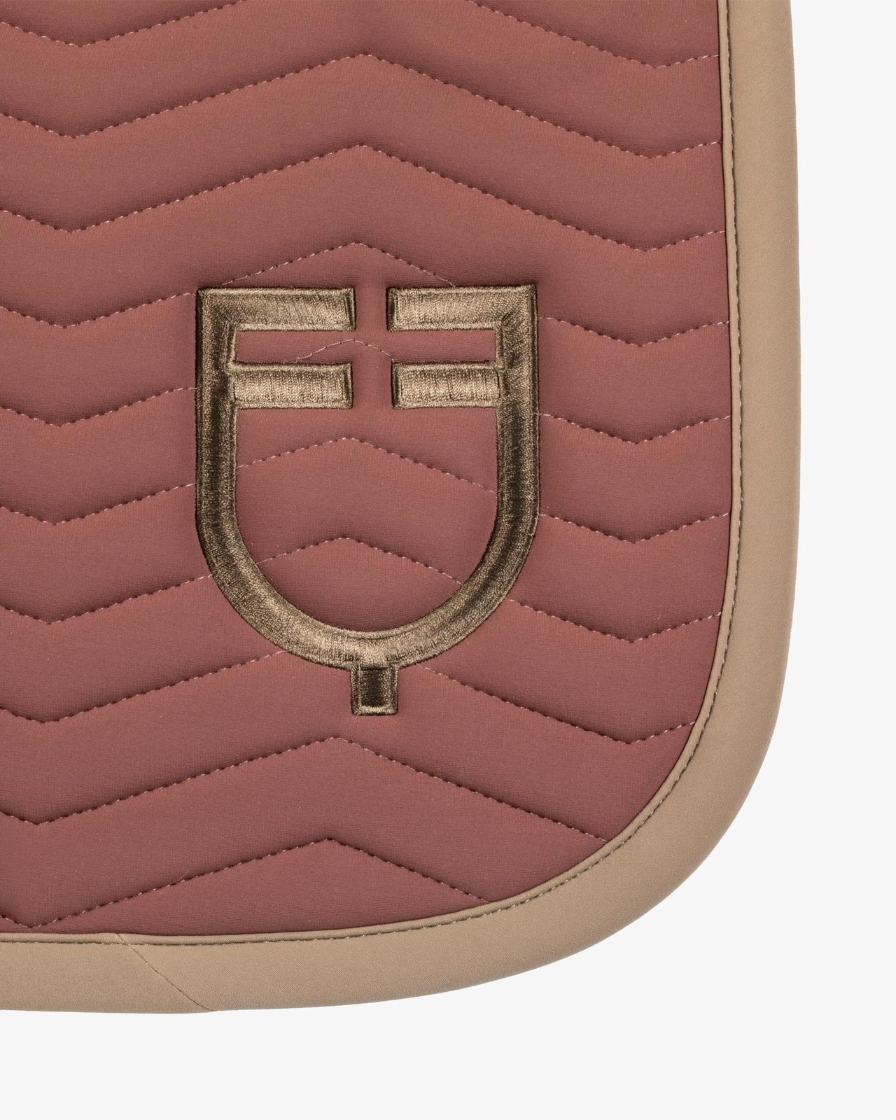 Wave Quilting jumping saddle pad in technical fabric