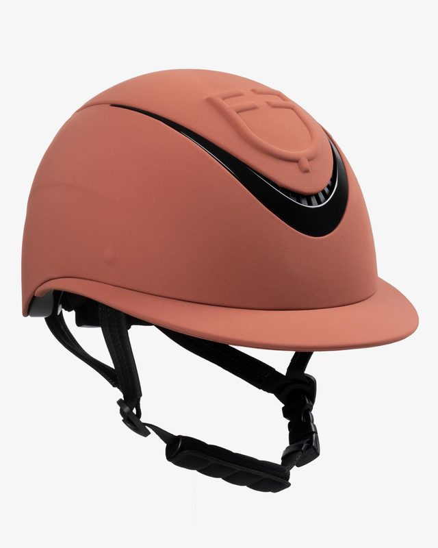 Women's helmet with wide visor and embossed logo homologation EN 1384-2023
