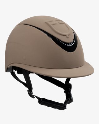 Women's helmet with wide visor and embossed logo homologation EN 1384-2023