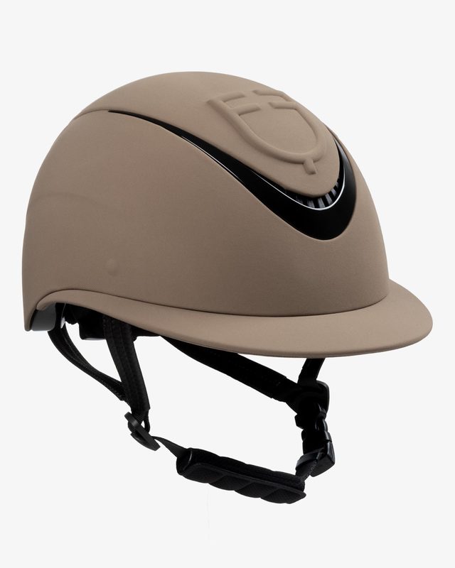 Women's helmet with wide visor and embossed logo homologation EN 1384-2023