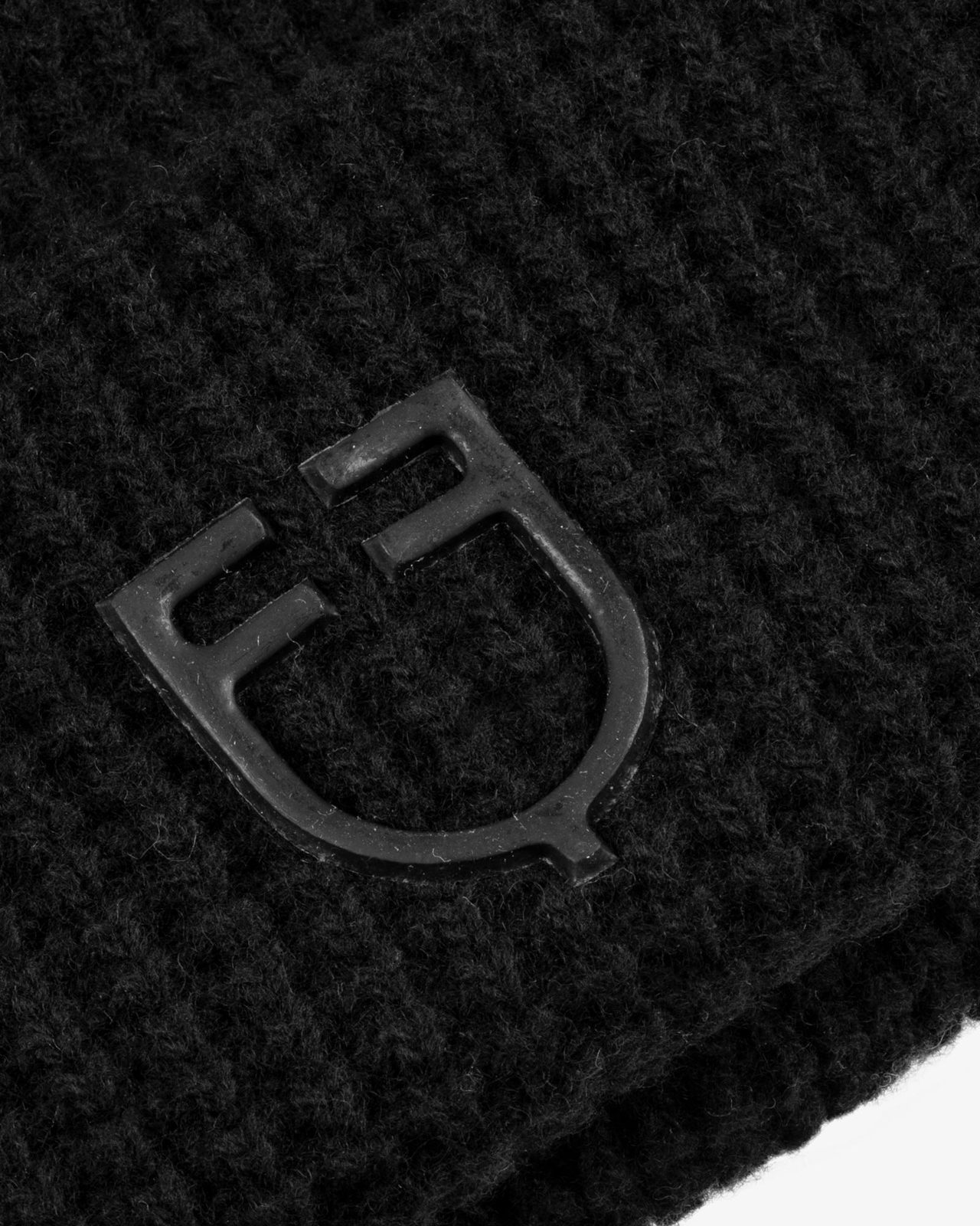 Unisex ribbed wool beanie with logo