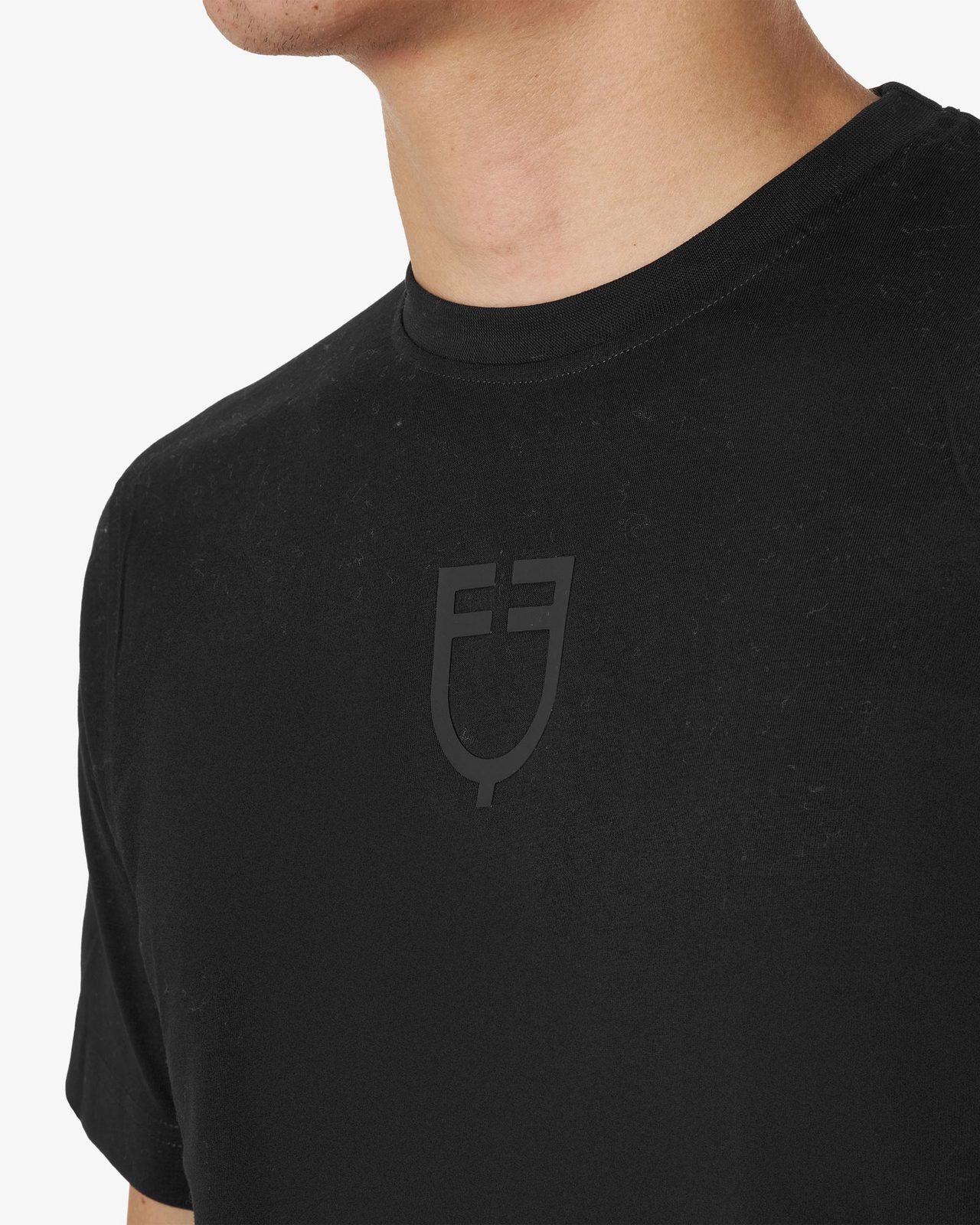 Men's basic T-shirt with tone-on-tone logo