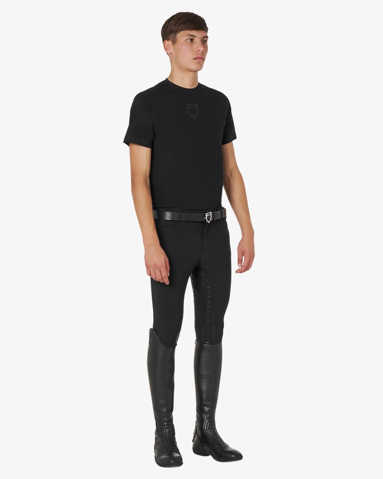Men's basic T-shirt with tone-on-tone logo