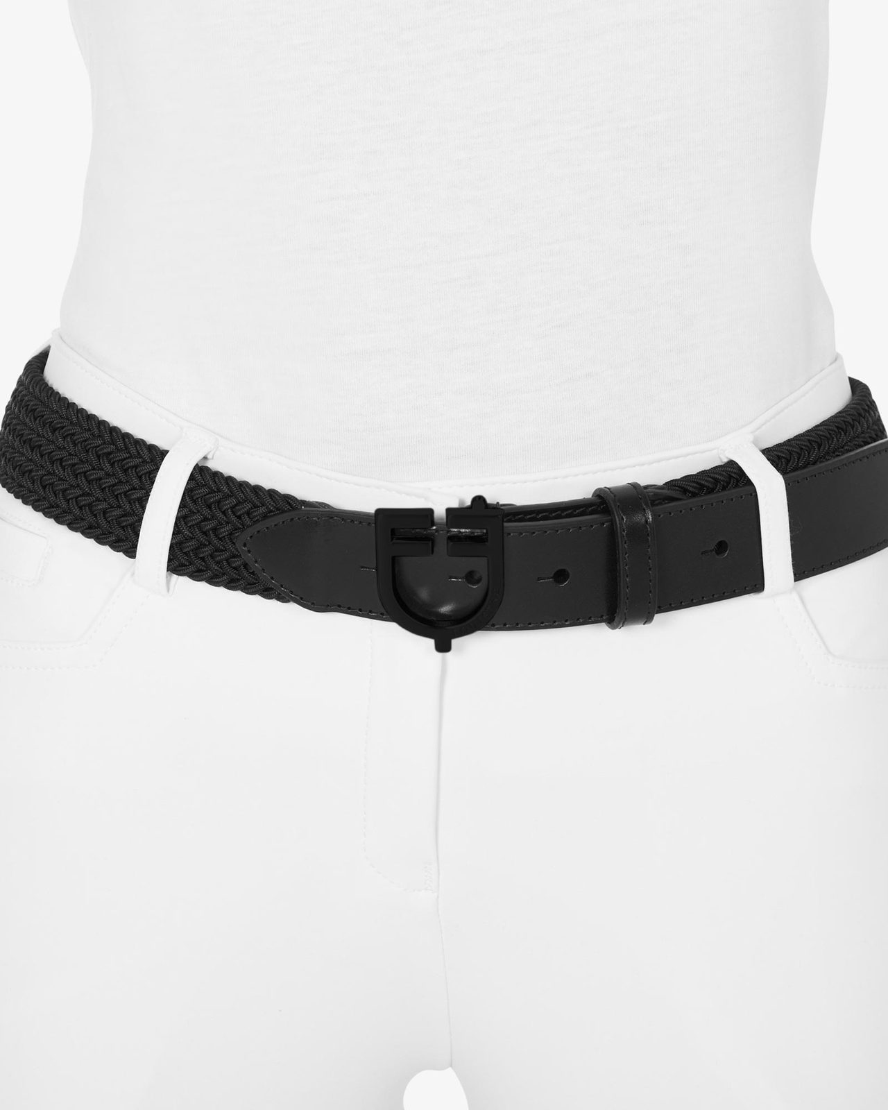 Elastic belt with black logoed buckle