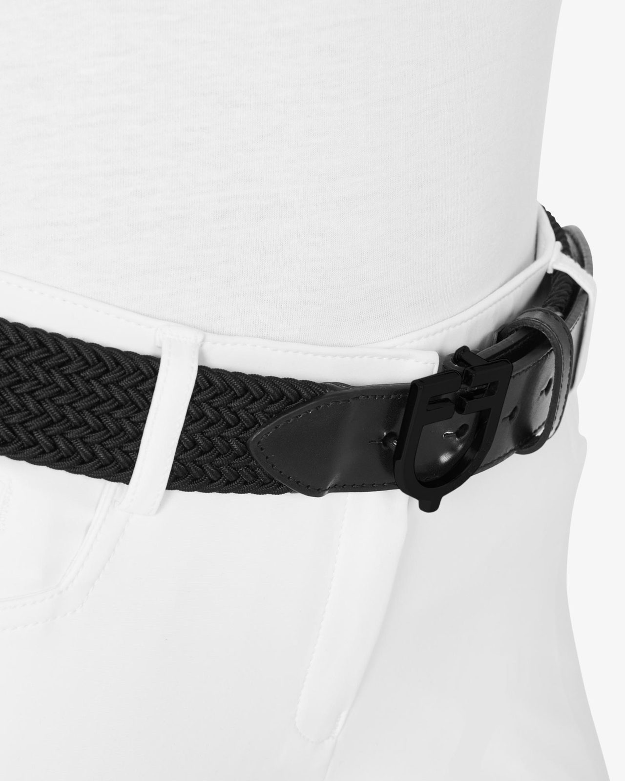 Elastic belt with black logoed buckle