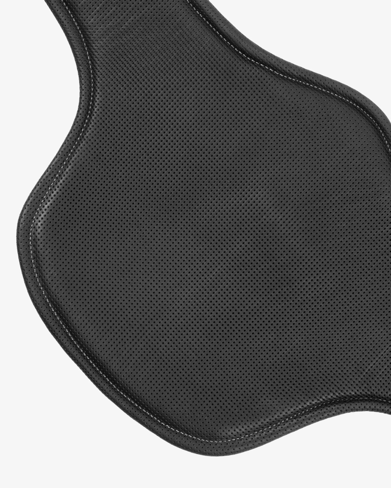 Jumping stud guard girth