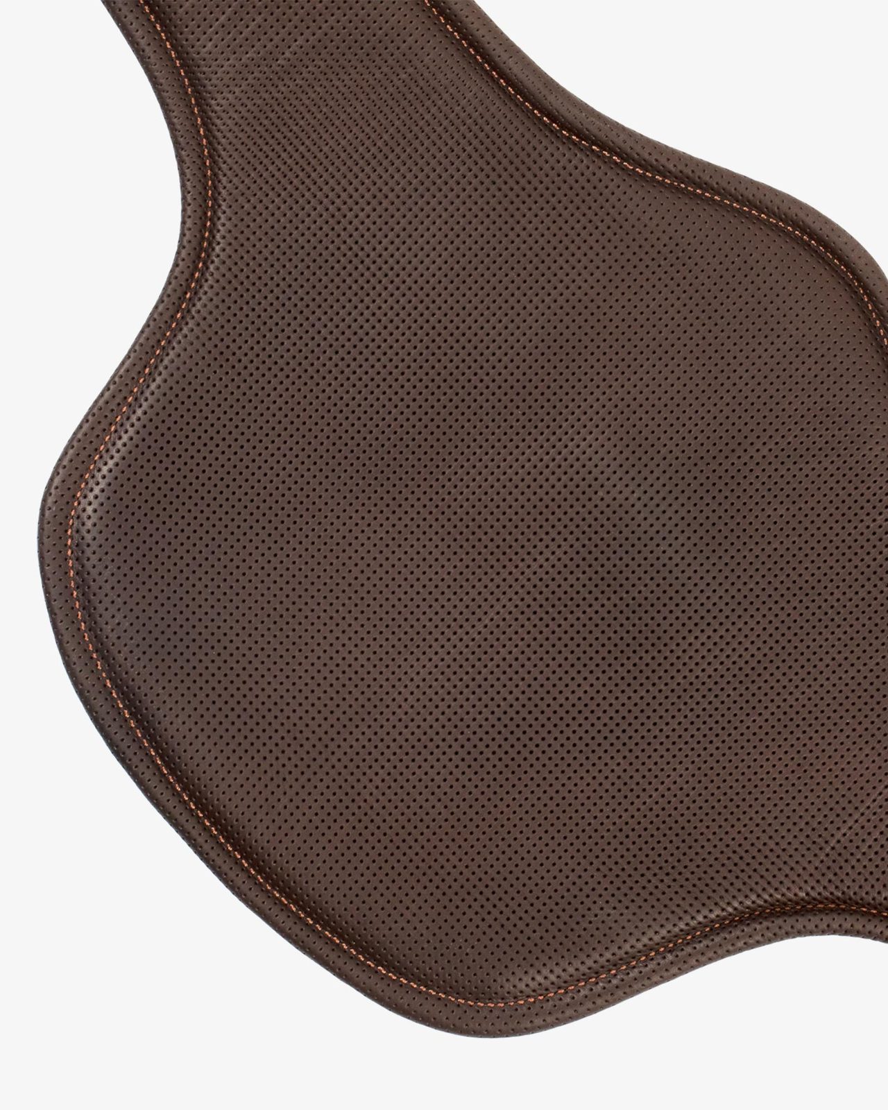 Jumping stud guard girth