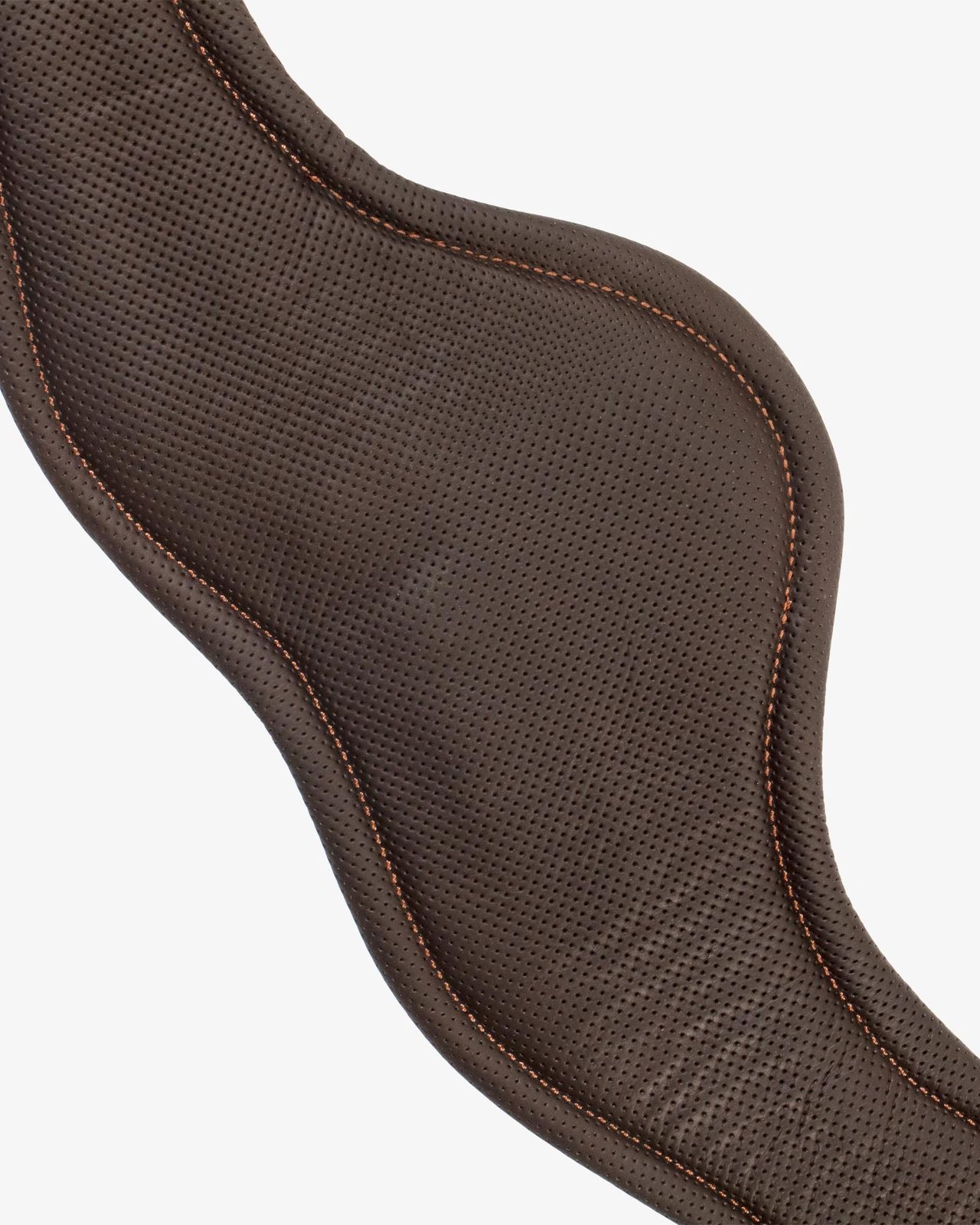Shaped leather jumping girth