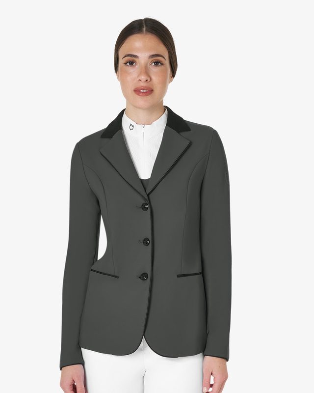 Women's three-button competition jacket