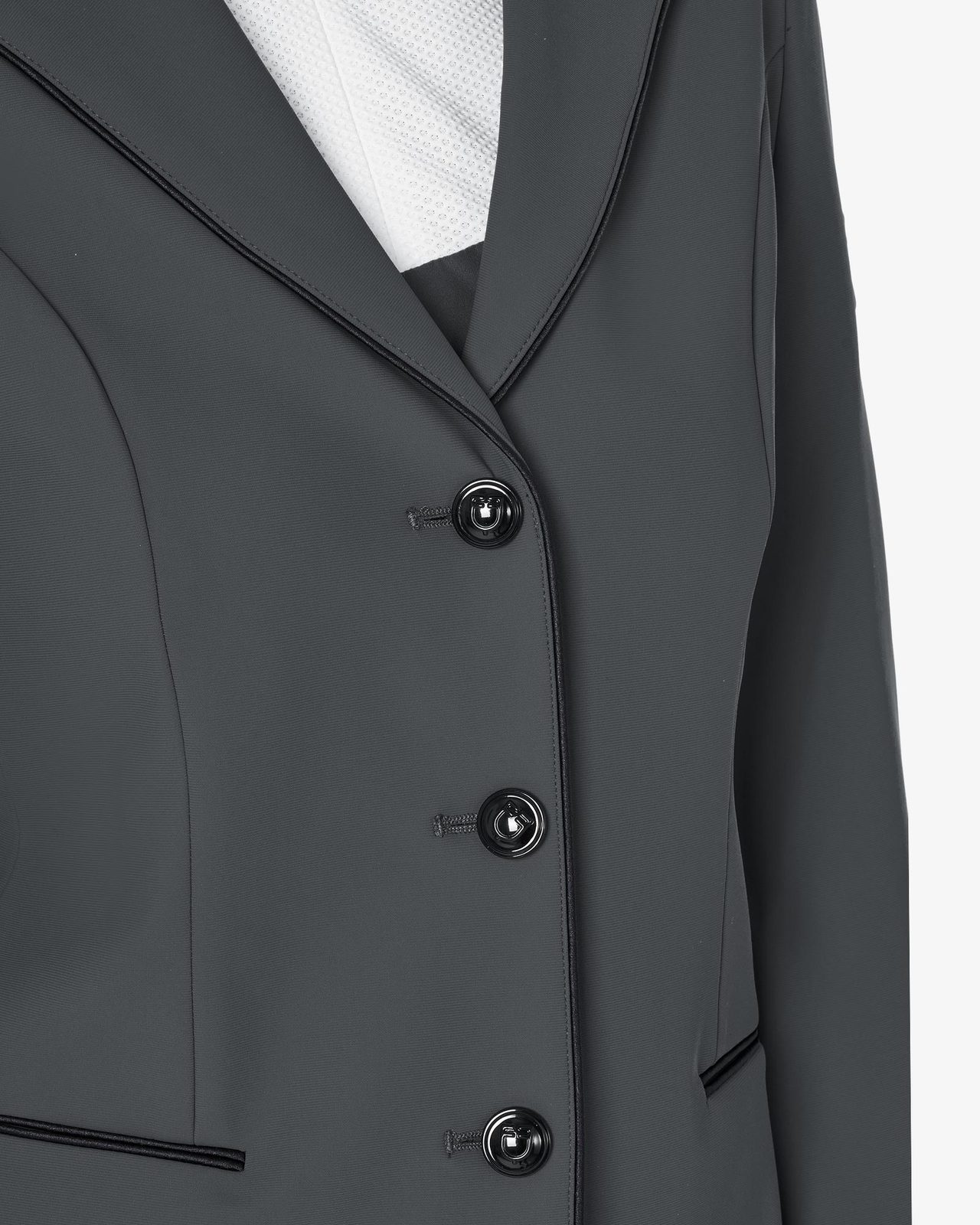 Women's three-button competition jacket