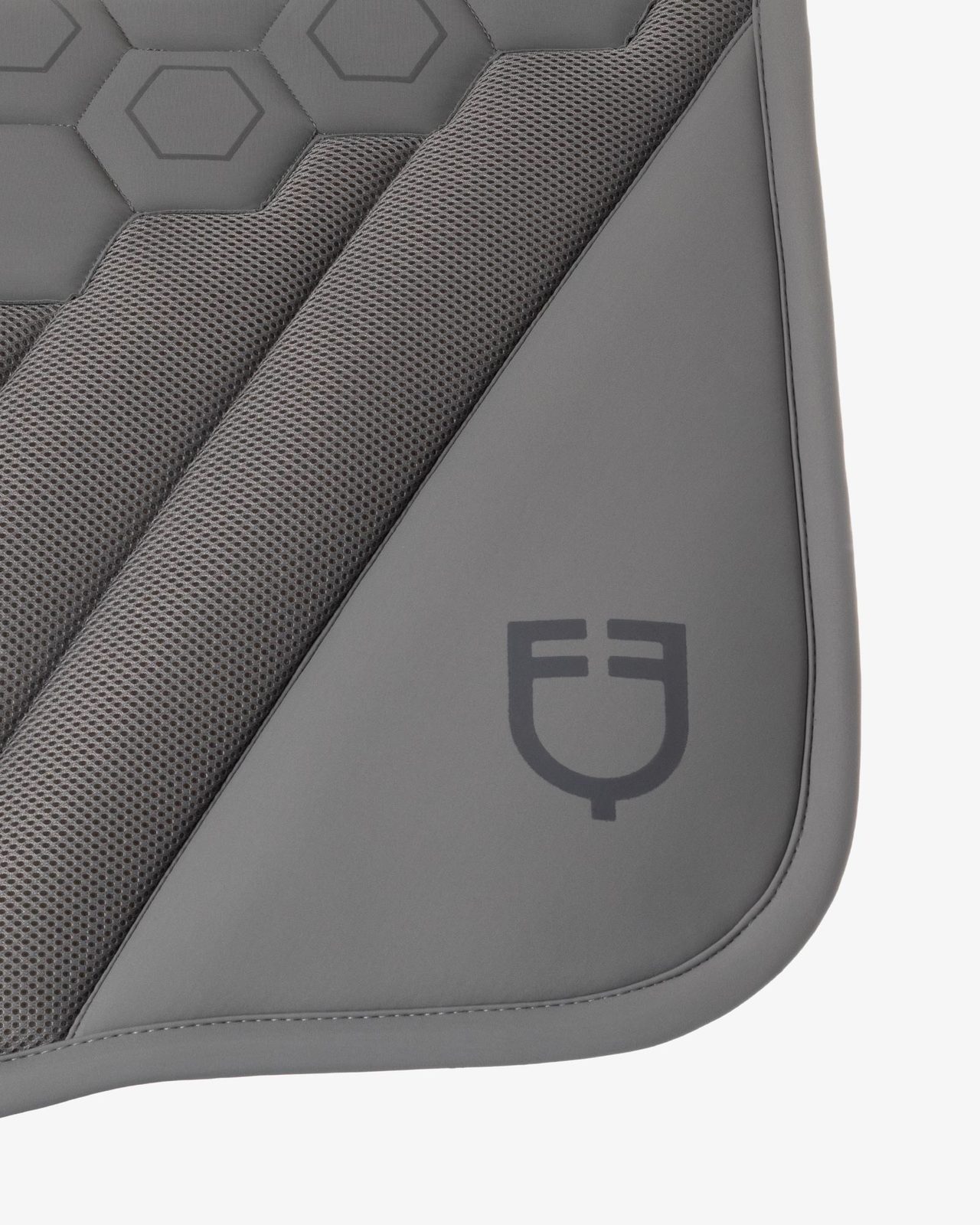 Ridertechnology jumping saddle pad