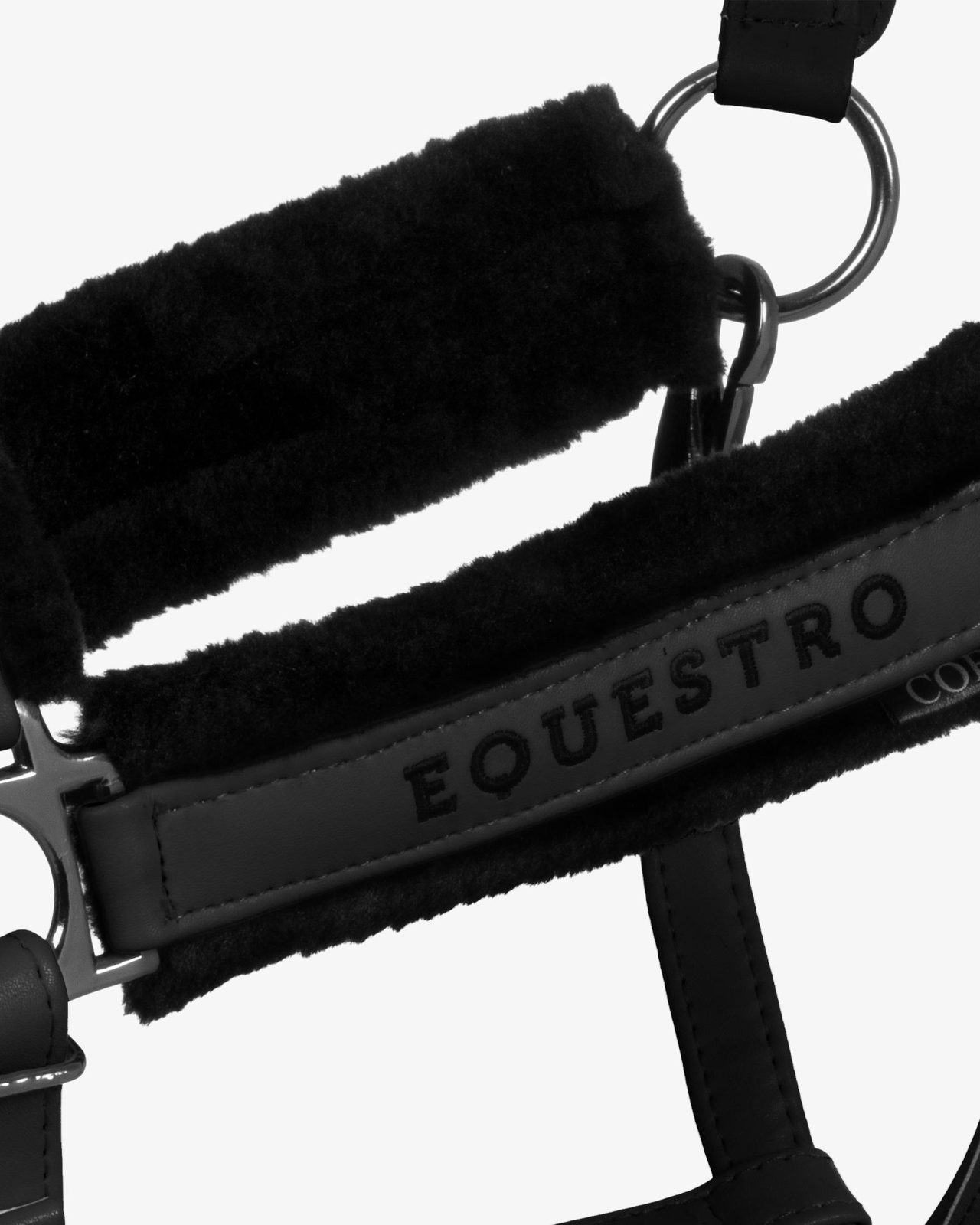 Polypropylene halter with faux sheepskin padding