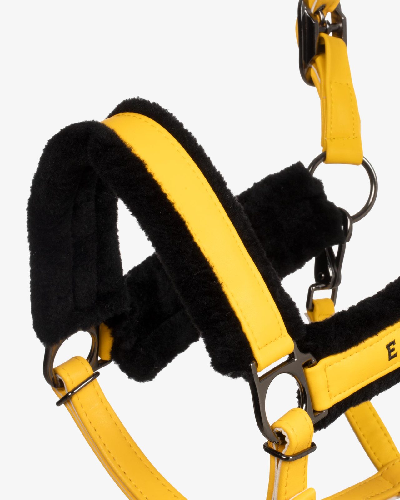 Polypropylene halter with faux sheepskin padding