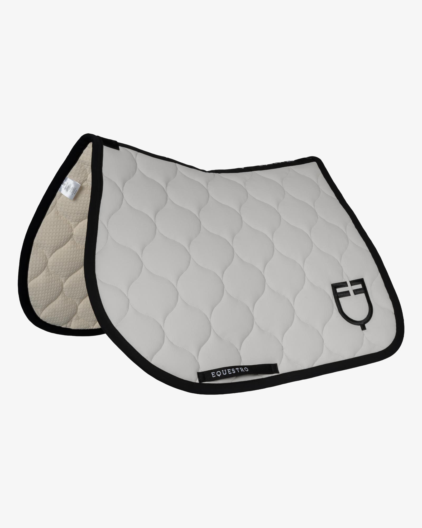 Jumping saddle pad with onion quilting