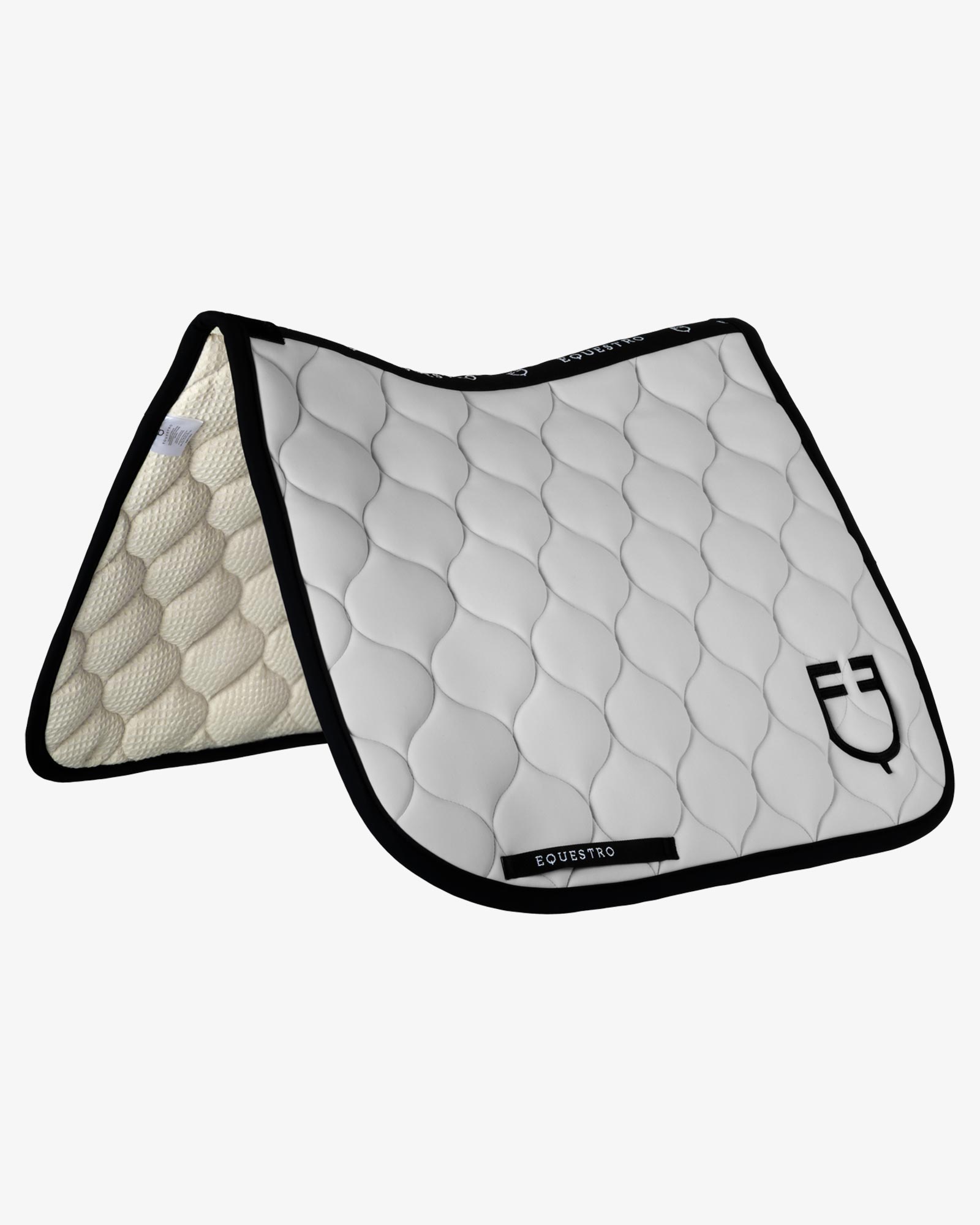 Dressage saddle pad with onion quilting