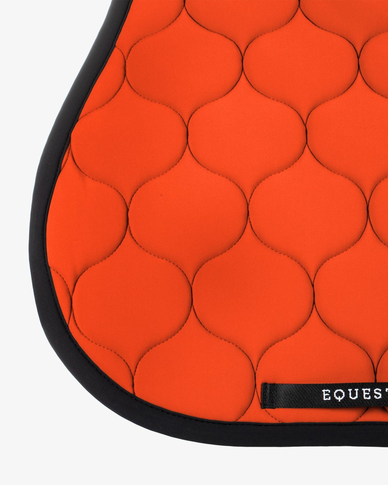 Jumping saddle pad with onion quilting