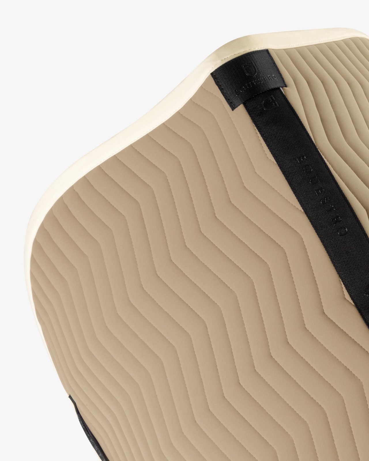 Wave Quilting jumping saddle pad in technical fabric