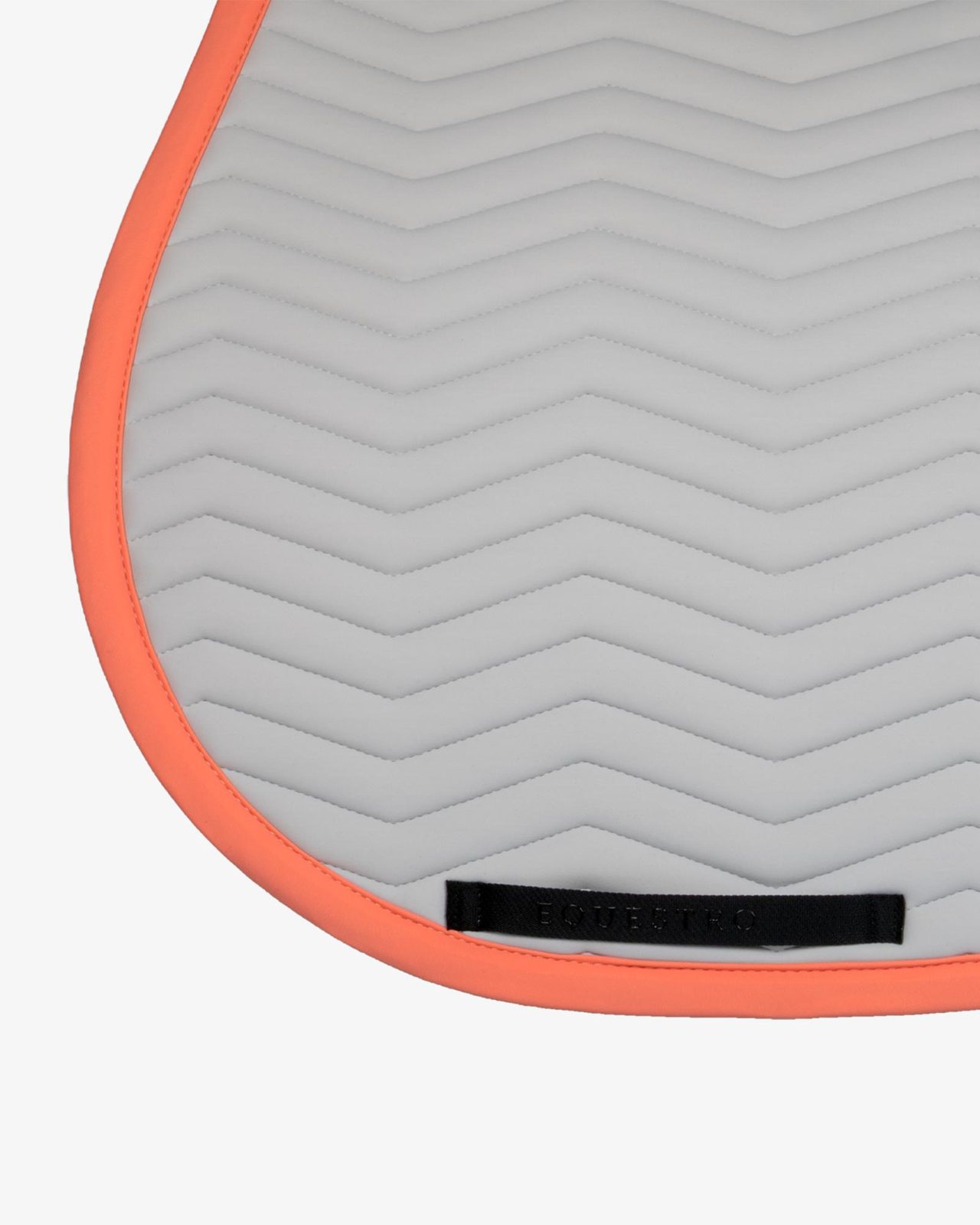 Wave Quilting jumping saddle pad in technical fabric