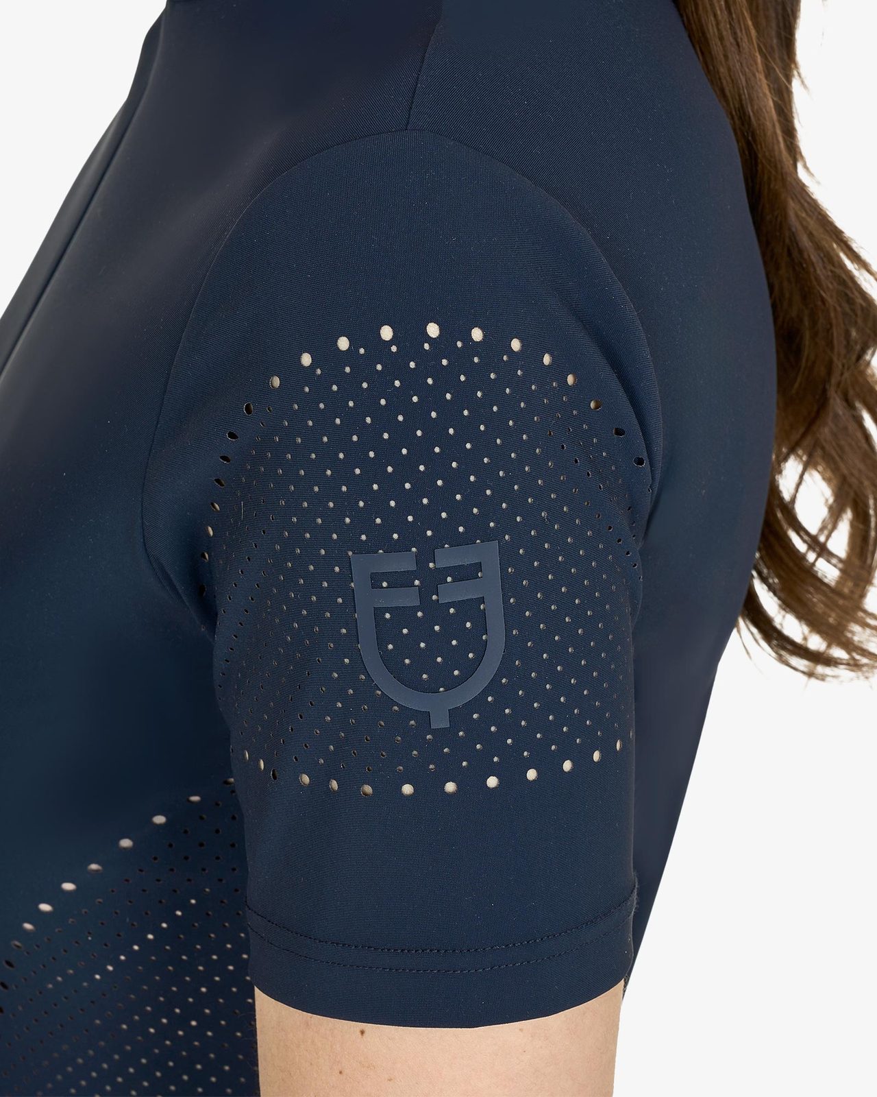 Women's training T-shirt in technical fabric with micro-holes