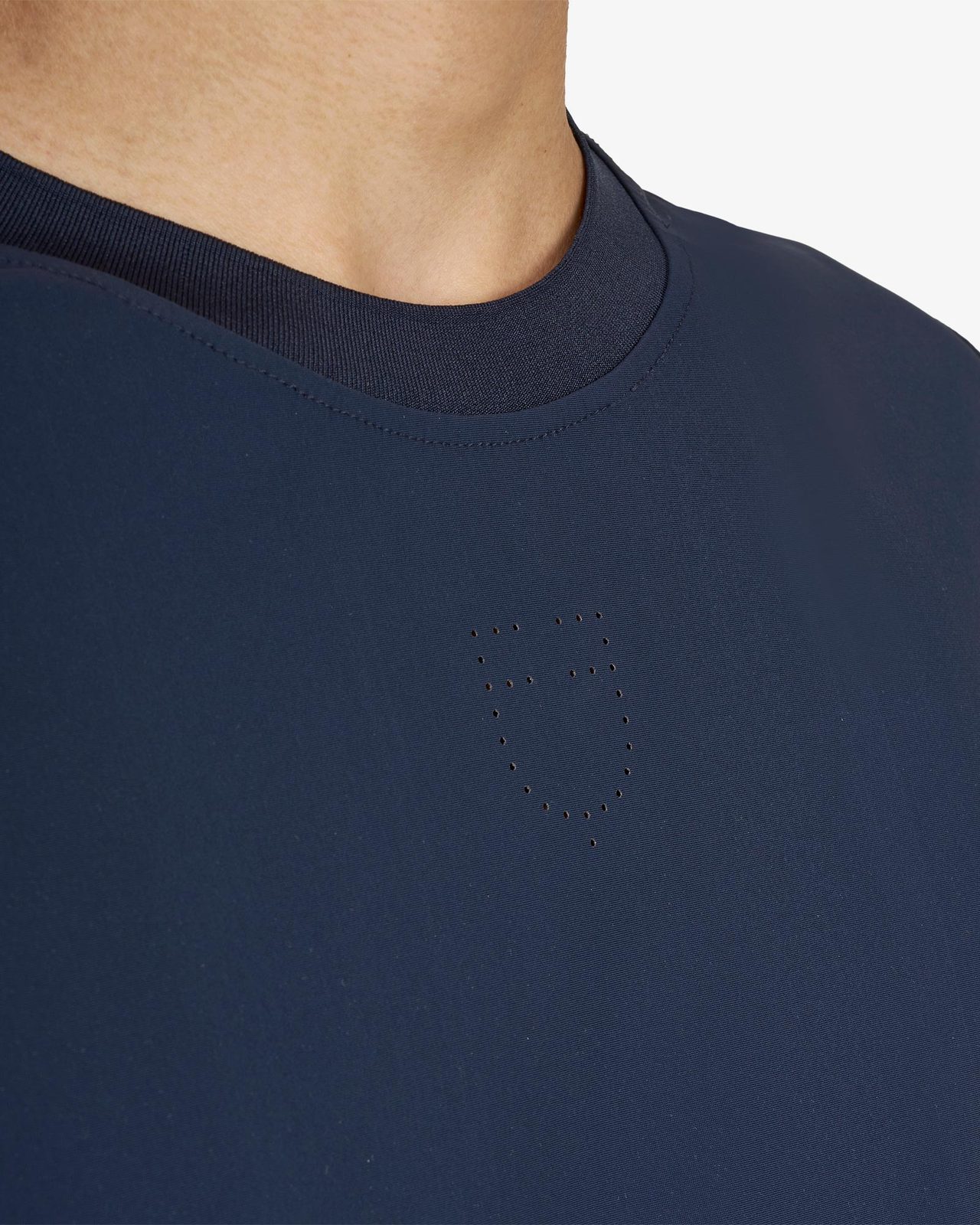 Men's training T-shirt in technical fabric with micro-holes