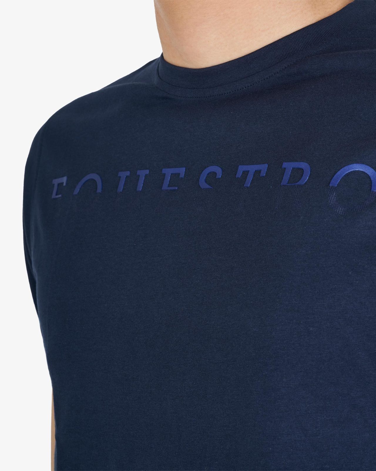 Men's basic T-shirt with chest lettering