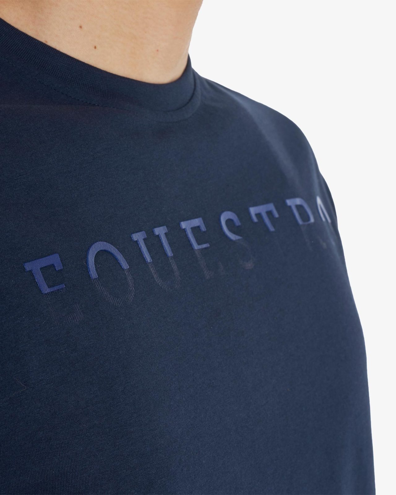 Men's basic T-shirt with chest lettering