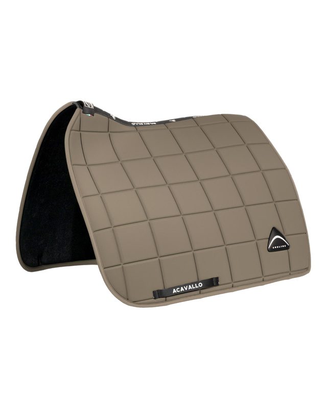 Sublime square dressage saddle pad in technical fabric