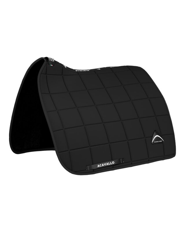 Sublime square dressage saddle pad in technical fabric
