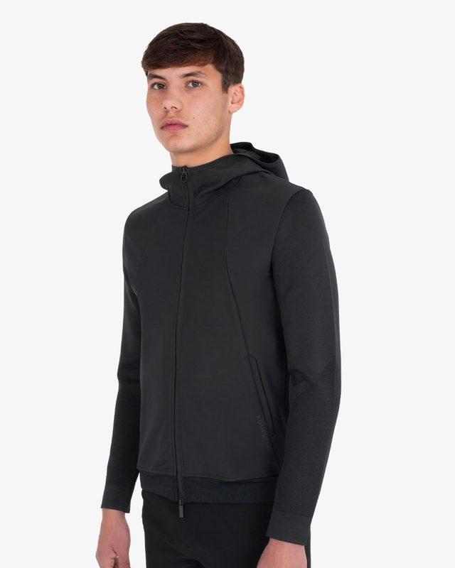Men's technical sweatshirt with hood and micro-mesh inserts