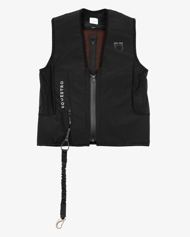 Airbag vest with level 2 back protector