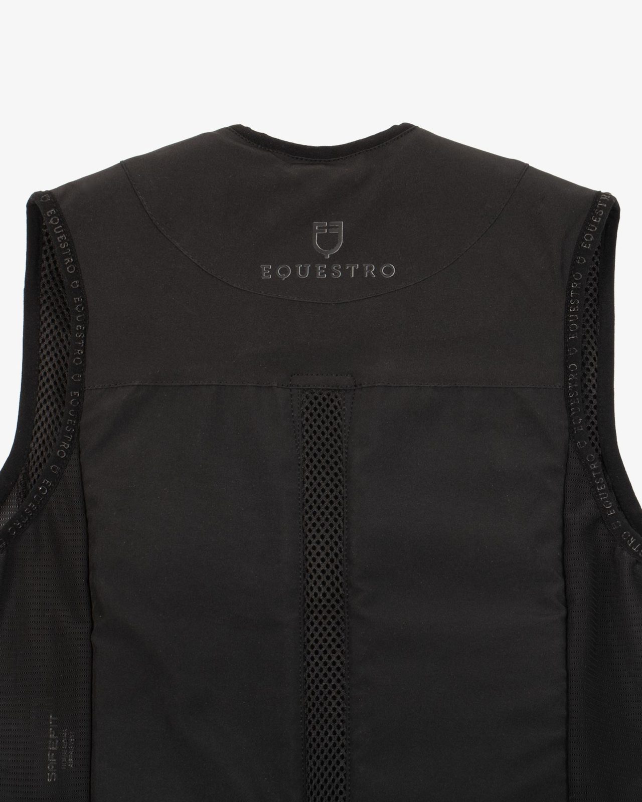 Airbag vest with level 2 back protector