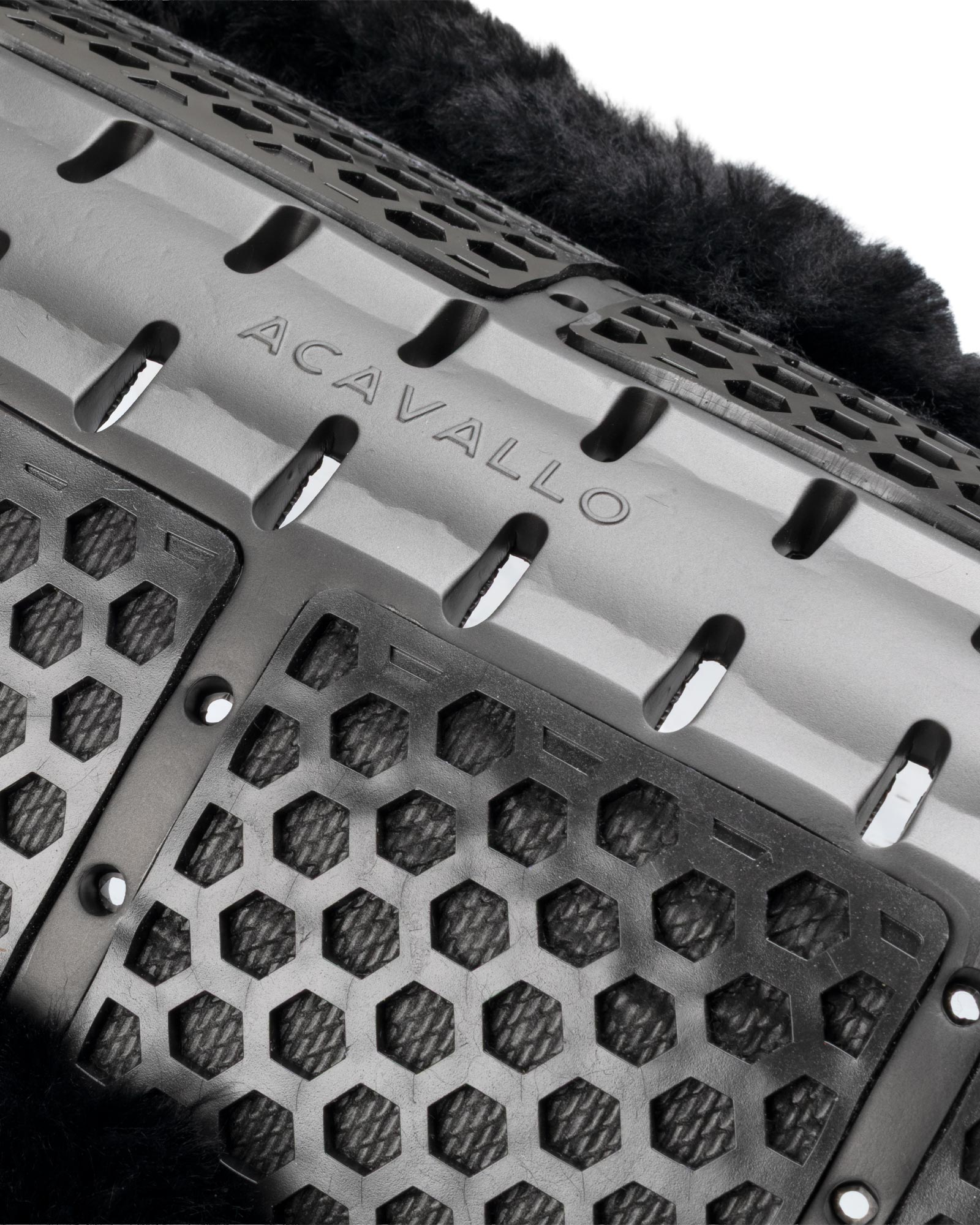 Acavallo® Piuma Aero Balance gel pad in EVA and cut-out sheepskin. Practical, lightweight, and functional.