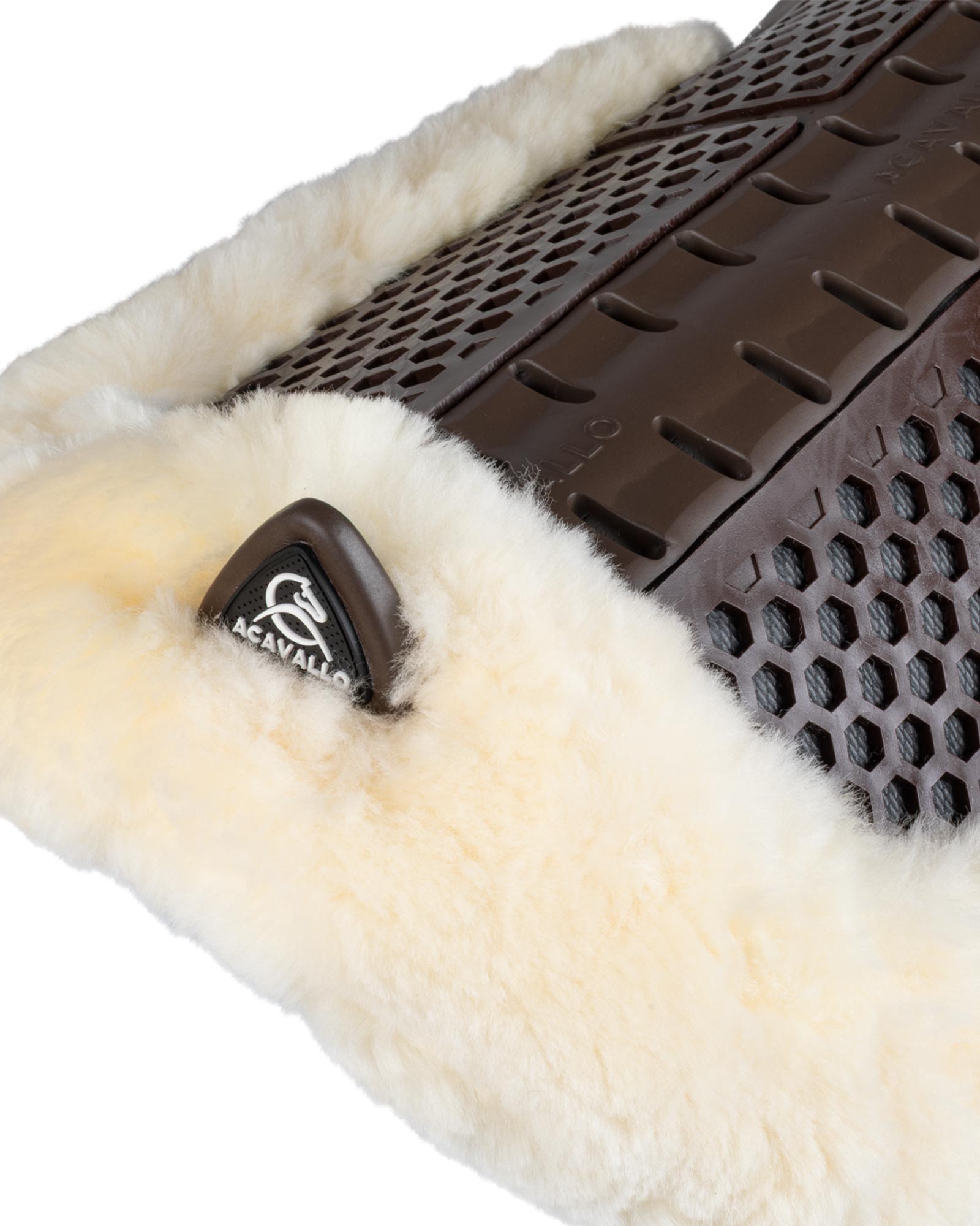 Acavallo® Piuma Aero Balance gel pad in EVA and cut-out sheepskin. Practical, lightweight, and functional.