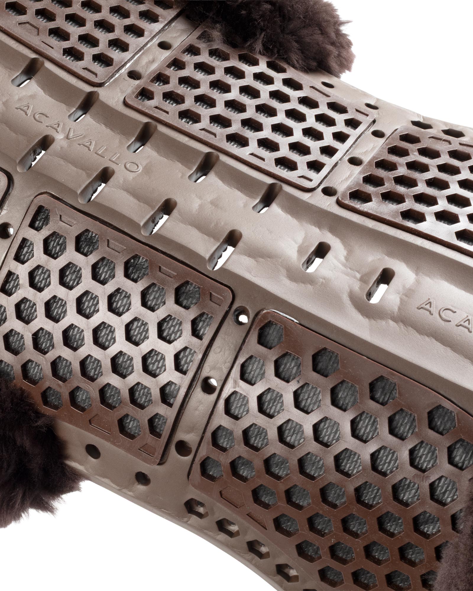 Acavallo® Piuma Aero Balance gel pad in EVA and cut-out sheepskin. Practical, lightweight, and functional.