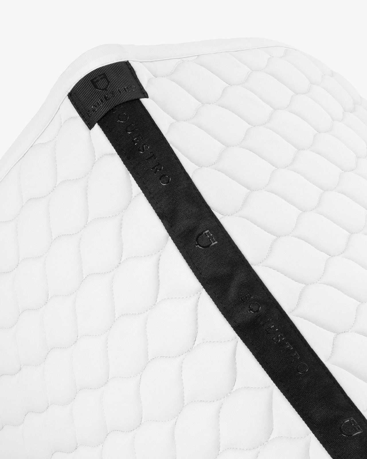 Jumping saddle pad with onion quilting