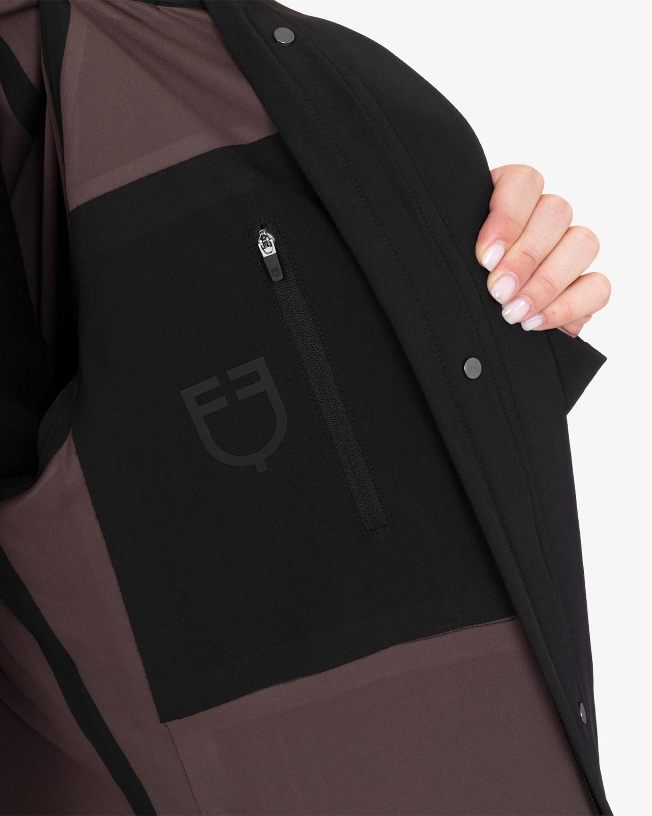 Women’s long softshell with rear opening