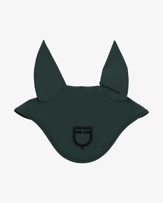 Technical fly veil with shaped ears