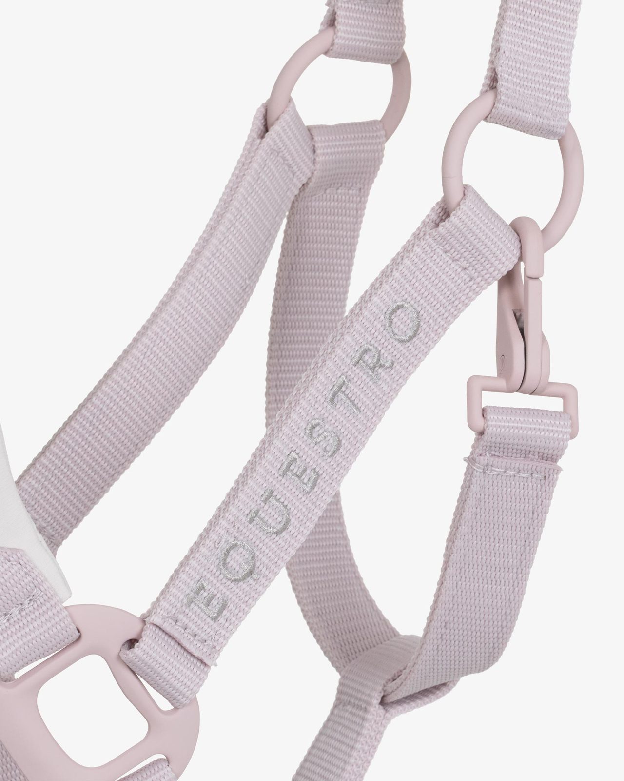 Technical halter with double adjustment and rubber-coated buckles